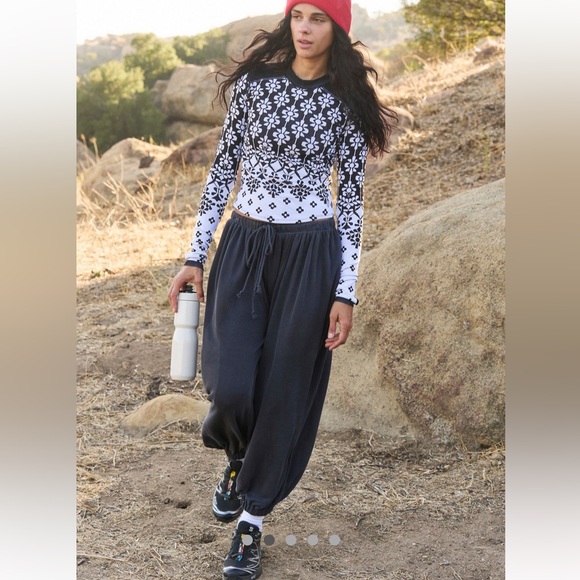 Free people movement, black momentum, balloons pants size XS - Picture 2 of 8